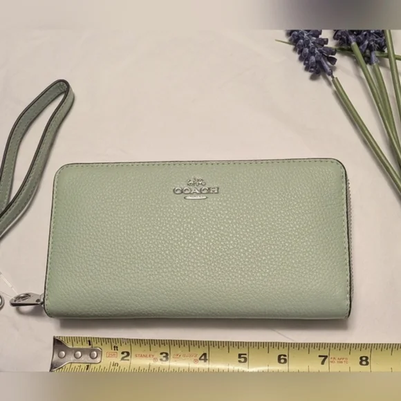 Coach Leather Wallet in PALE PISTACHIO - Nwt - Picture 5 of 6